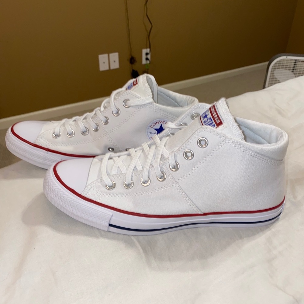Women’s hightop converse, size 10